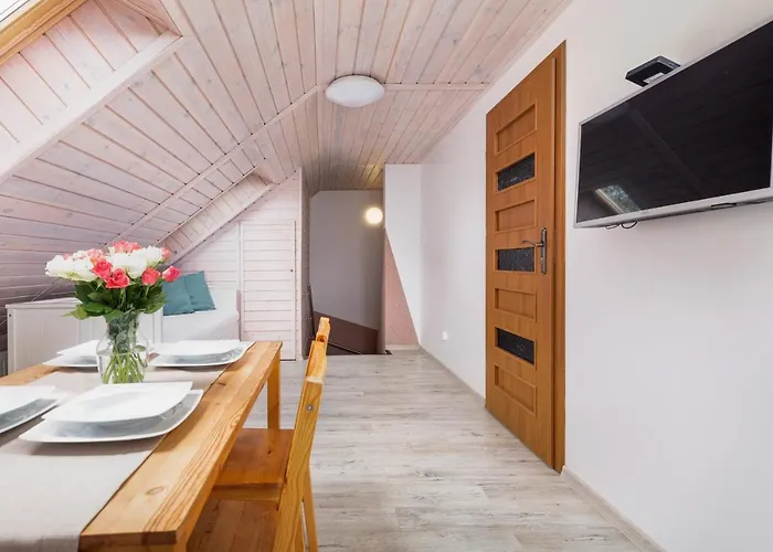 4 Pory Roku シフィノウイシチェ