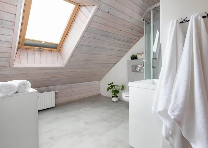 4 Pory Roku アパート *